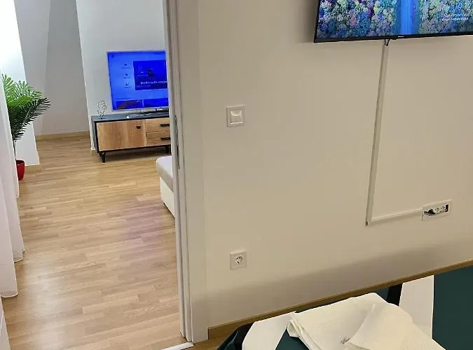 Апартаменти Corner Penthouse In The Centar Of